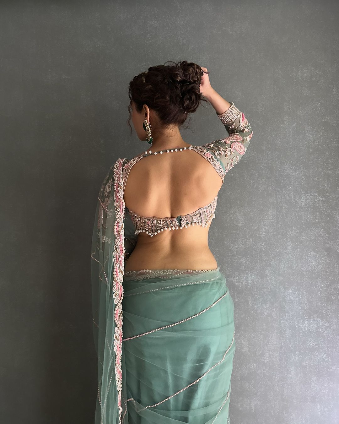 Women's Latest Designer Fancy Sarees with Beautiful Motiwork Blouse Piece
