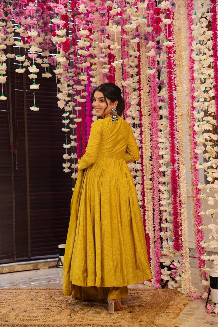 Women's Trendy Bandhani Suit Set with Bottom & Dupatta