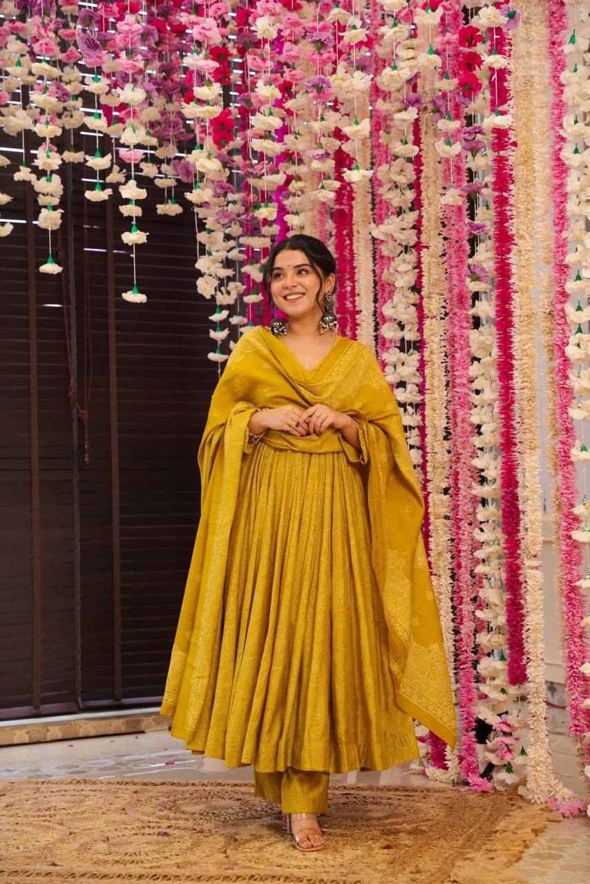 Women's Trendy Bandhani Suit Set with Bottom & Dupatta