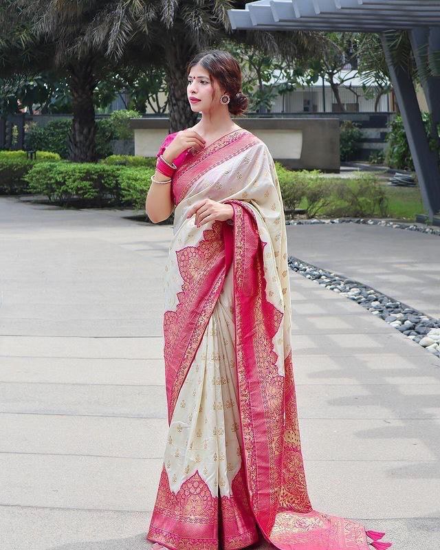 Women's Exclusive Banarasi Silk Sarees with Blouse Piece