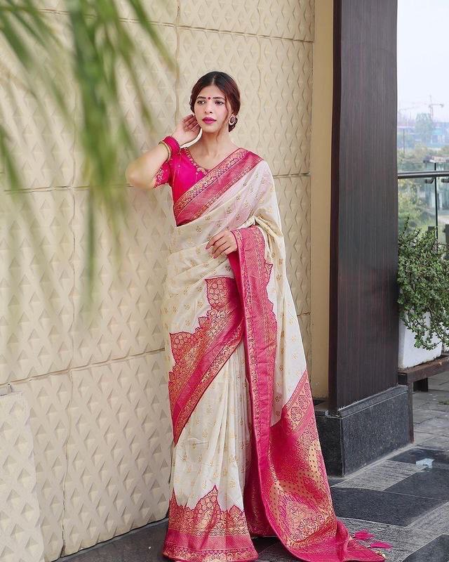 Women's Exclusive Banarasi Silk Sarees with Blouse Piece
